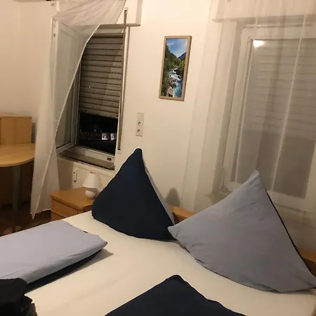 Zentral 1-7 Schlaf Plaetze S * Siegen