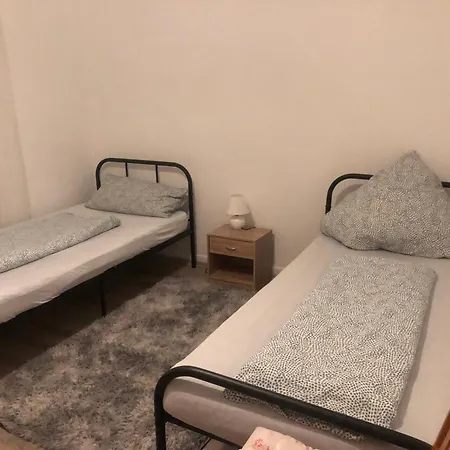 Zentral 1-7 Schlaf Plaetze S *